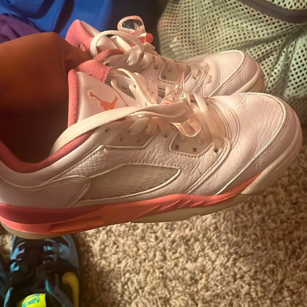 clean shoes, for kids.. got to small for me  dm a price higher than 50